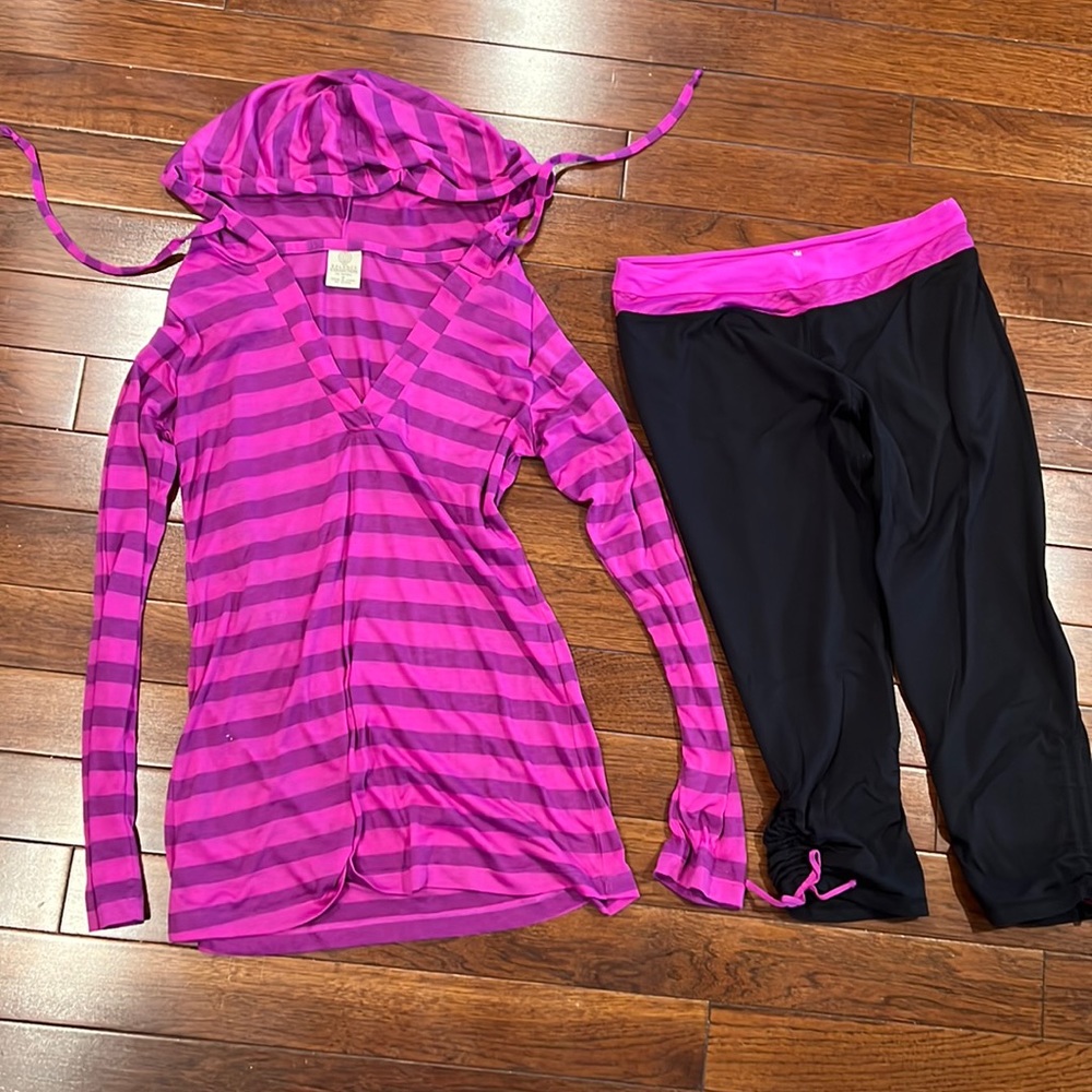 Sports set. Capri legins L , long sleeve top with hoodie M.